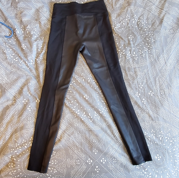 Donating at the end of December! Make an offer! Express leggings - Picture 4 of 6